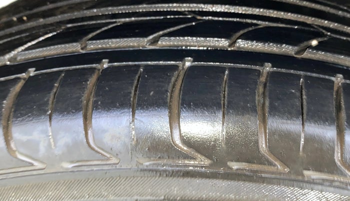 2017 Hyundai Creta SX PLUS AT 1.6 PETROL, Petrol, Automatic, 43,757 km, Right Rear Tyre Tread