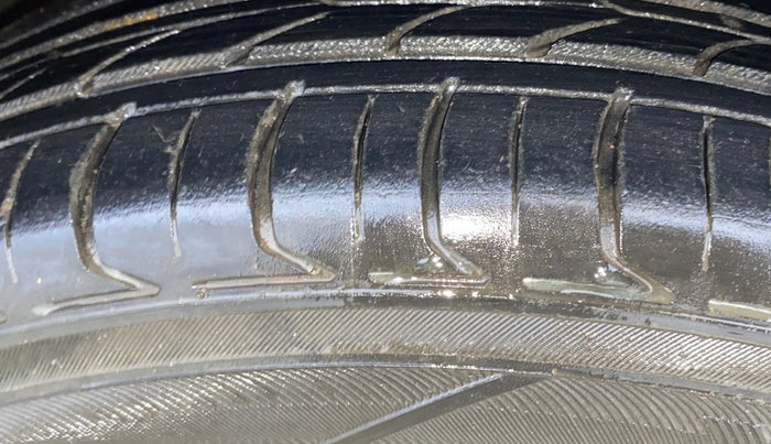 2017 Hyundai Creta SX PLUS AT 1.6 PETROL, Petrol, Automatic, 43,757 km, Right Front Tyre Tread