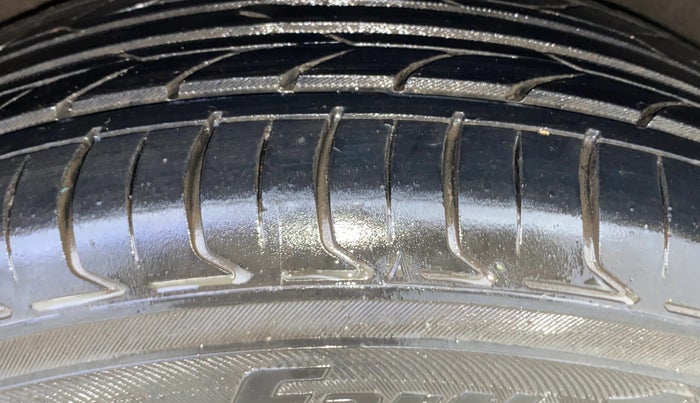 2017 Hyundai Creta SX PLUS AT 1.6 PETROL, Petrol, Automatic, 43,757 km, Left Rear Tyre Tread