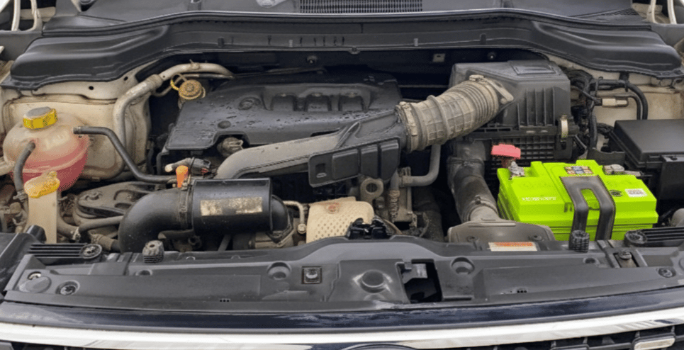2020 Mahindra XUV300 W8 (O) 1.2 PETROL, Petrol, Manual, 42,629 km, Engine View