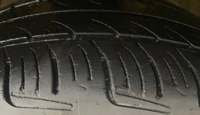 2015 Hyundai Grand i10 ASTA 1.1 CRDI (O), Diesel, Manual, 72,979 km, Left Front Tyre Tread