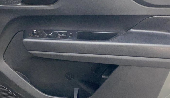 2023 Tata PUNCH ADVENTURE MT, Petrol, Manual, 26,009 km, Driver Side Door Panels Control