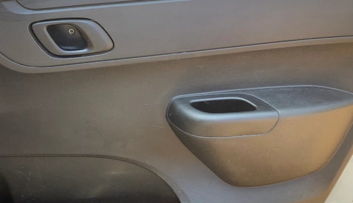 2021 Renault Kwid RXT 1.0, Petrol, Manual, 38,445 km, Driver Side Door Panels Control