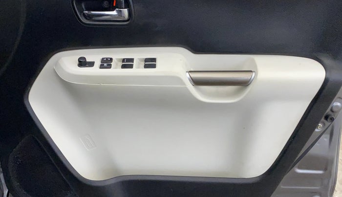 2017 Maruti IGNIS DELTA 1.2 AMT, Petrol, Automatic, 82,999 km, Driver Side Door Panels Control