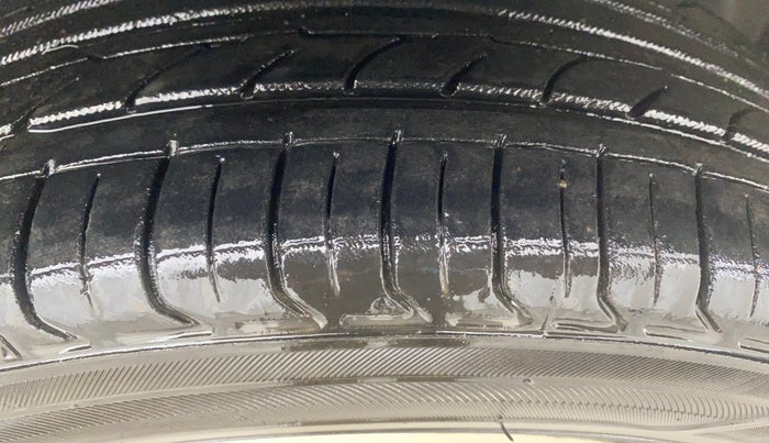 2012 Honda Brio S(O) MT, Petrol, Manual, 47,358 km, Right Front Tyre Tread