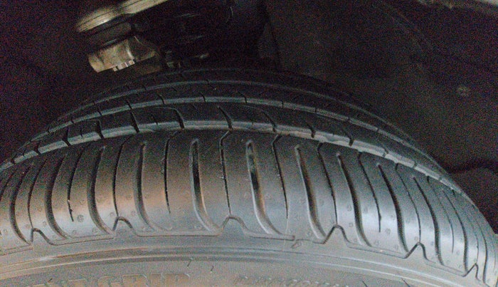 2020 Mercedes Benz GLC CLASS 200 Progressive, Petrol, Automatic, 43,702 km, Right Rear Tyre Tread