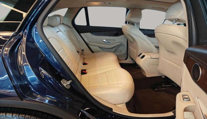 2020 Mercedes Benz GLC CLASS 200 Progressive, Petrol, Automatic, 43,702 km, Right Side Rear Door Cabin