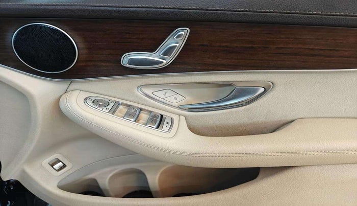 2020 Mercedes Benz GLC CLASS 200 Progressive, Petrol, Automatic, 43,702 km, Driver Side Door Panels Control