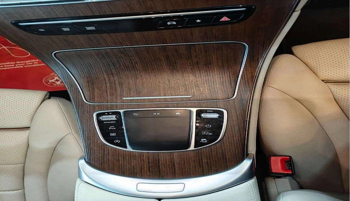 2020 Mercedes Benz GLC CLASS 200 Progressive, Petrol, Automatic, 43,702 km, Gear Lever