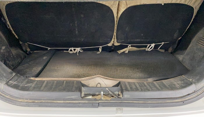 2014 Maruti Wagon R 1.0 LXI, Petrol, Manual, 72,635 km, Boot Inside