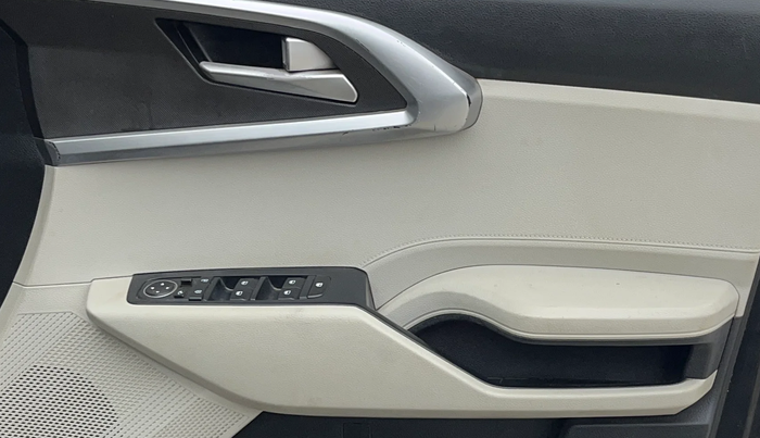 2023 KIA CARENS PRESTIGE PLUS 1.5 PETROL IMT 7 STR, Petrol, Manual, 48,381 km, Driver Side Door Panels Control