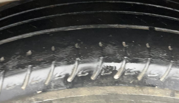 2023 KIA CARENS PRESTIGE PLUS 1.5 PETROL IMT 7 STR, Petrol, Manual, 48,381 km, Right Rear Tyre Tread