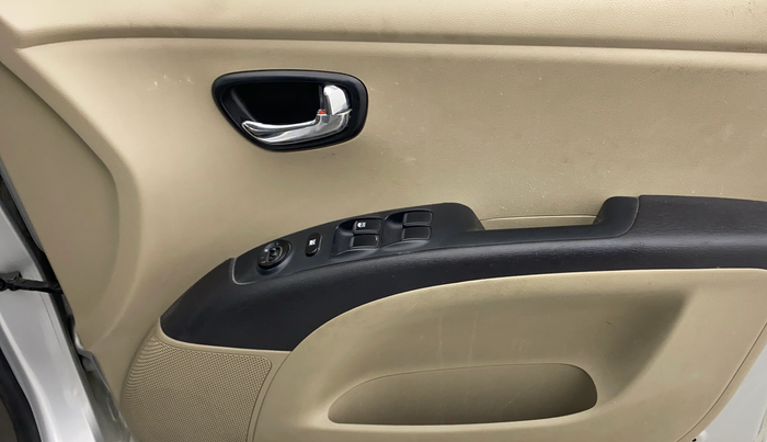 2013 Hyundai i10 MAGNA 1.2, Petrol, Manual, 66,231 km, Driver Side Door Panels Control