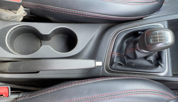 2018 Hyundai Verna 1.4 EX PETROL, Petrol, Manual, 1,09,063 km, Gear Lever