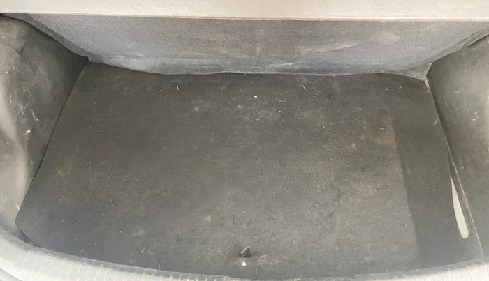 2017 Hyundai Grand i10 ASTA 1.2 KAPPA VTVT, Petrol, Manual, 76,308 km, Boot Inside