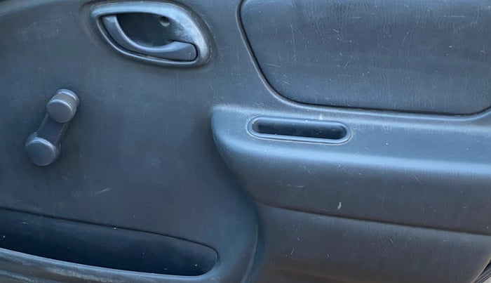 2012 Maruti Alto LXI, Petrol, Manual, 58,486 km, Driver Side Door Panels Control