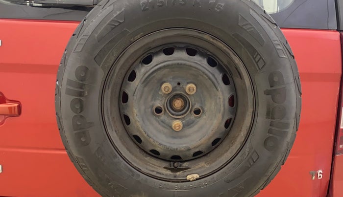 2016 Mahindra TUV300 T6, Diesel, Manual, 73,681 km, Spare Tyre