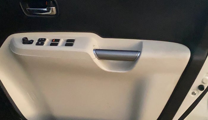 2023 Maruti IGNIS ZETA 1.2 AMT, Petrol, Automatic, 20,123 km, Driver Side Door Panels Control