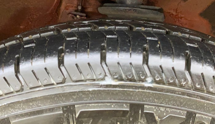 2013 Maruti Alto 800 VXI, Petrol, Manual, 24,843 km, Right Front Tyre Tread