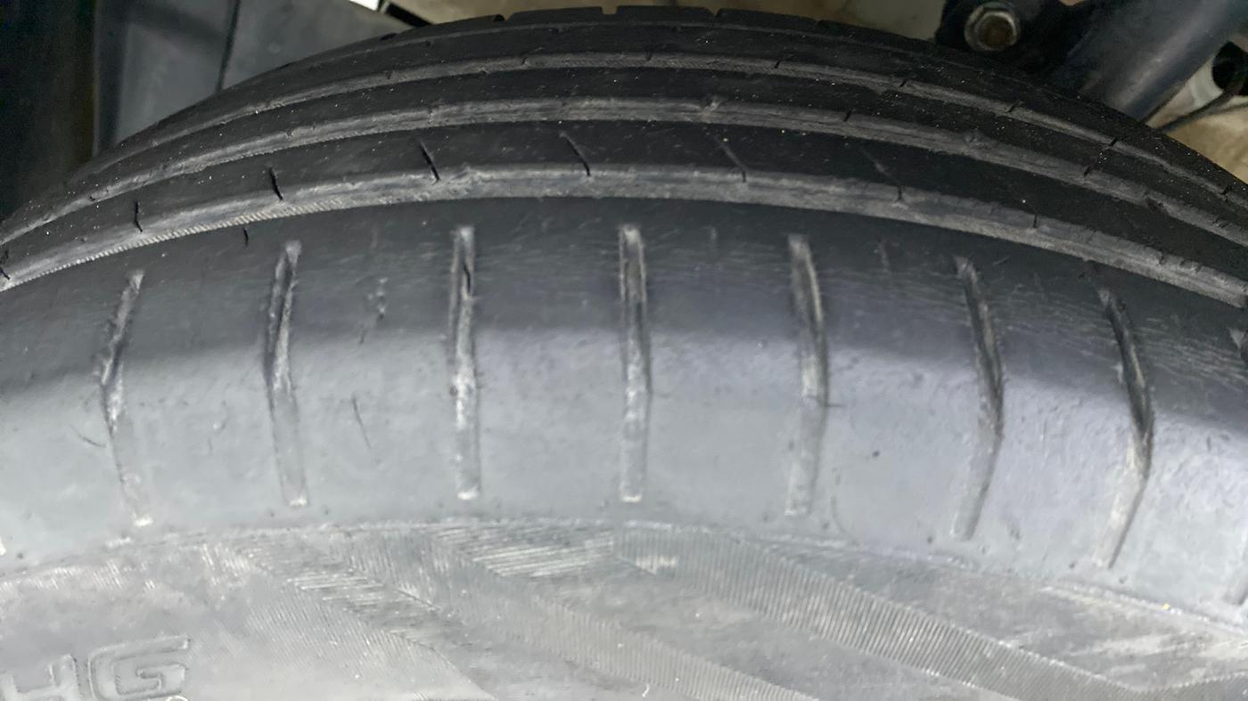 2018 Maruti Swift ZDI +, Diesel, Manual, 39,024 km, Left Front Tyre Tread