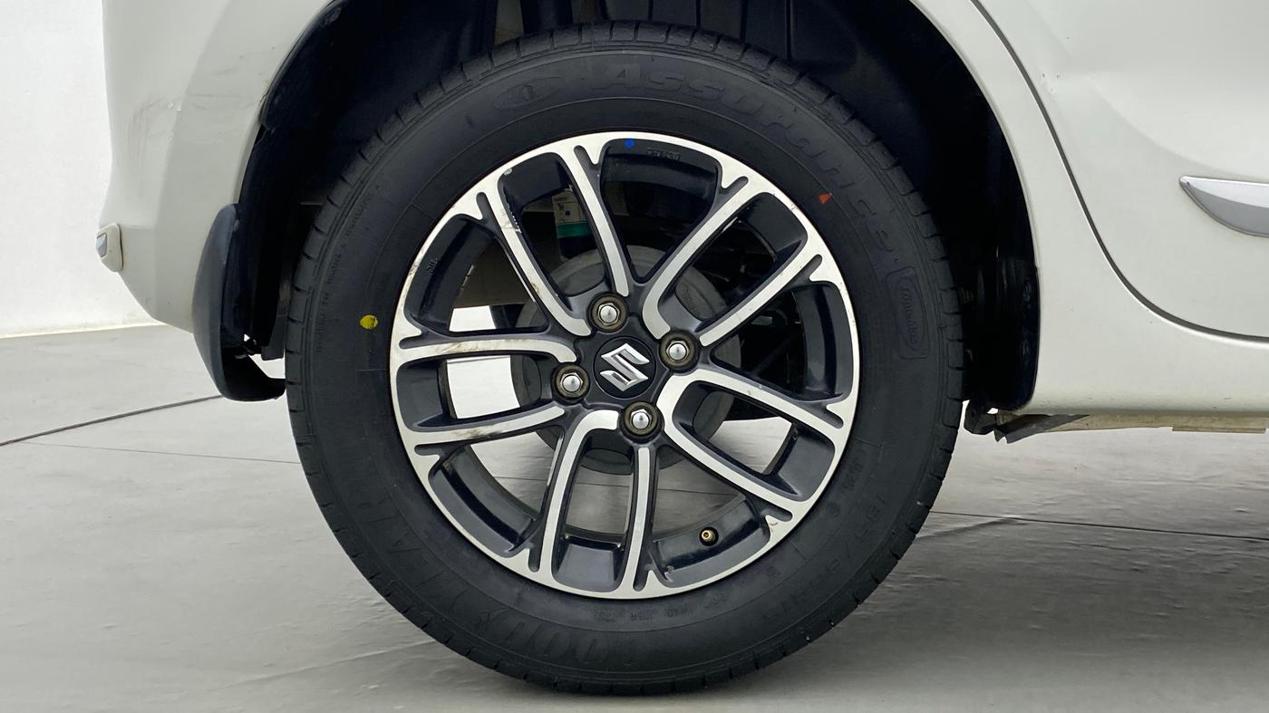 2018 Maruti Swift ZDI +, Diesel, Manual, 39,024 km, Right Rear Wheel