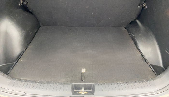 2018 Hyundai Creta E PLUS 1.4 DIESEL, Diesel, Manual, 1,22,245 km, Boot Inside