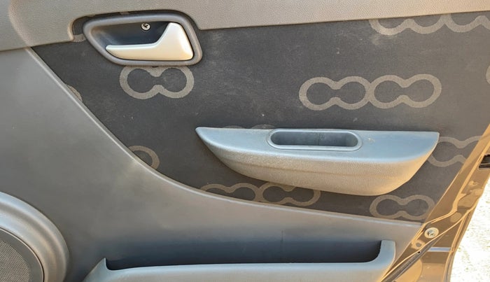 2016 Maruti Alto 800 LXI, Petrol, Manual, 1,28,317 km, Driver Side Door Panels Control