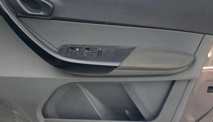 2017 Tata TIGOR XT PETROL, Petrol, Manual, 76,542 km, Driver Side Door Panels Control