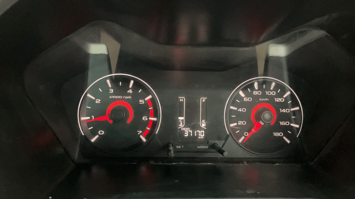 2015 Mahindra Kuv100 K8 5 STR, Petrol, Manual, 37,253 km, Odometer Image