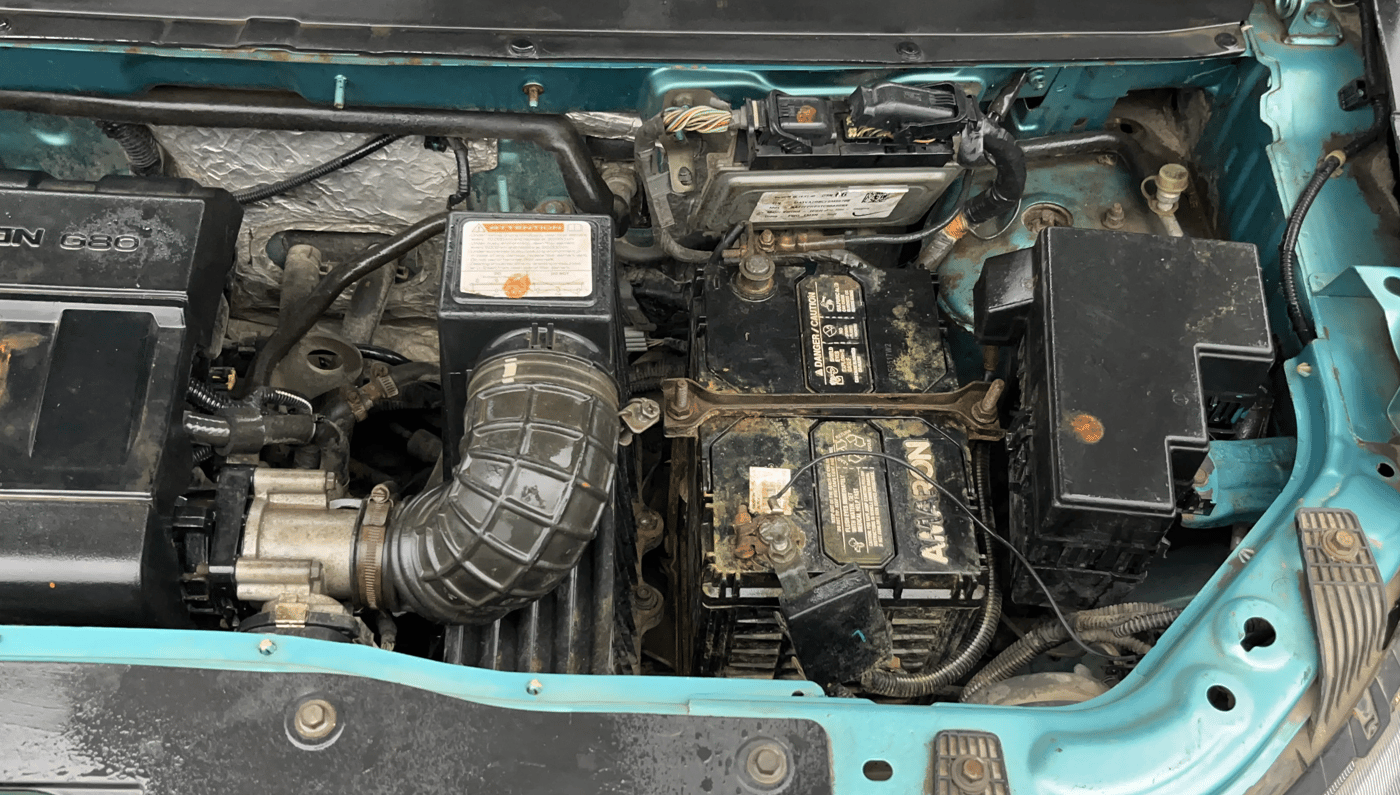 2015 Mahindra Kuv100 K8 5 STR, Petrol, Manual, 37,253 km, Engine View - Left