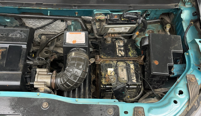 2015 Mahindra Kuv100 K8 5 STR, Petrol, Manual, 37,128 km, Engine View - Left