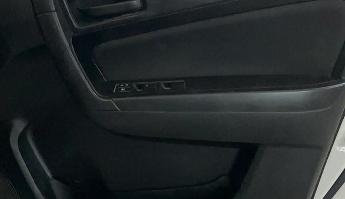 2021 Maruti Vitara Brezza VXI, CNG, Manual, 72,262 km, Driver Side Door Panels Control