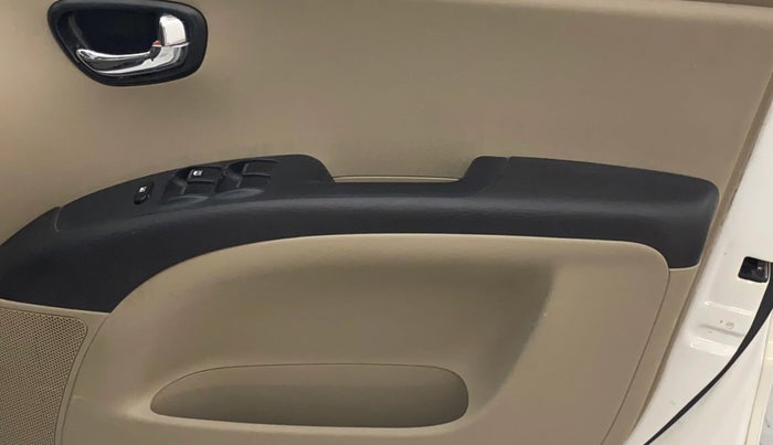 2014 Hyundai i10 SPORTZ 1.1, Petrol, Manual, 57,816 km, Driver Side Door Panels Control