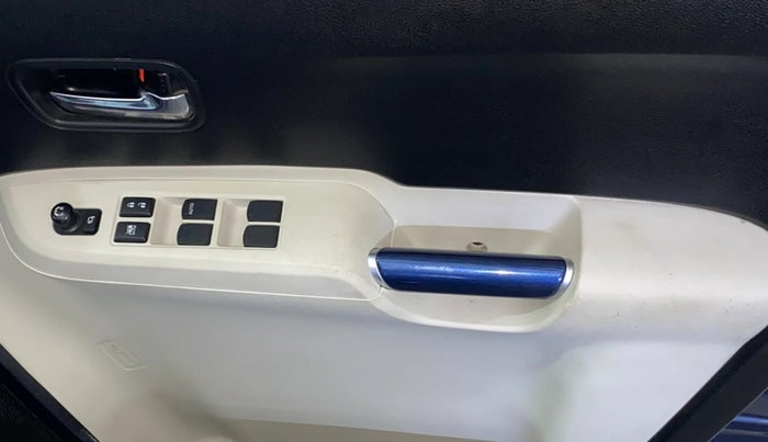 2022 Maruti IGNIS ZETA 1.2, Petrol, Manual, 35,815 km, Driver Side Door Panels Control