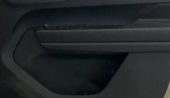 2022 Tata PUNCH CREATIVE 1.2 MT KAZIRANGA EDITION , Petrol, Manual, 34,176 km, Driver Side Door Panels Control