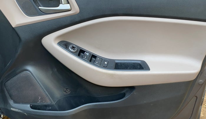 2019 Hyundai Elite i20 MAGNA PLUS 1.2, CNG, Manual, 69,315 km, Driver Side Door Panels Control