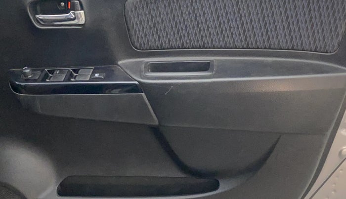 2015 Maruti Wagon R Stingray VXI, Petrol, Manual, 35,596 km, Driver Side Door Panels Control