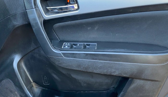 2020 Maruti Vitara Brezza ZXI PLUS AT SHVS, Petrol, Automatic, 68,952 km, Driver Side Door Panels Control