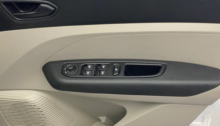 2020 Renault TRIBER RXT, Petrol, Manual, 27,783 km, Driver Side Door Panels Control