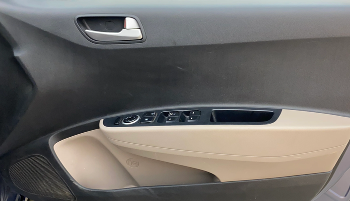 2015 Hyundai Grand i10 SPORTZ 1.2 KAPPA VTVT, Petrol, Manual, 77,879 km, Driver Side Door Panels Control