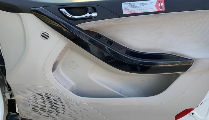 2021 Tata NEXON XZA PLUS SUNROOF PETROL, Petrol, Automatic, 64,166 km, Driver Side Door Panels Control