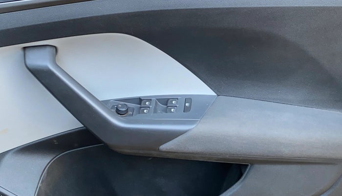 2023 Skoda KUSHAQ AMBITION 1.0L TSI MT, Petrol, Manual, 65,263 km, Driver Side Door Panels Control