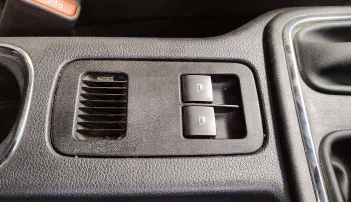 2023 Mahindra Thar LX D 4*4 MT HT, Diesel, Manual, 3,301 km, Driver Side Door Panels Control