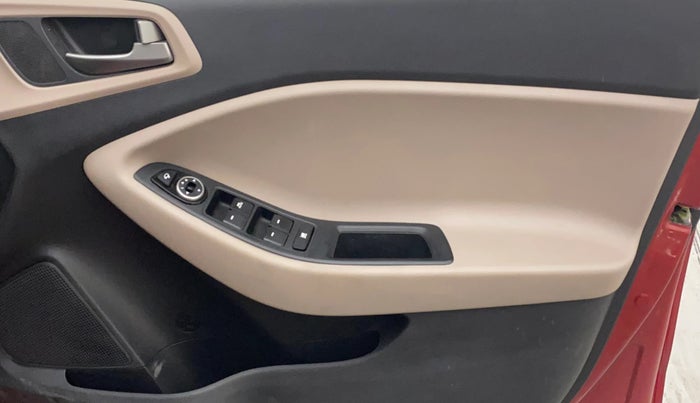 2017 Hyundai Elite i20 ASTA 1.2 (O), Petrol, Manual, 31,399 km, Driver Side Door Panels Control