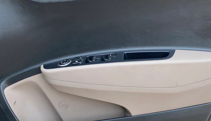 2017 Hyundai Grand i10 MAGNA 1.2 KAPPA VTVT, Petrol, Manual, 83,516 km, Driver Side Door Panels Control