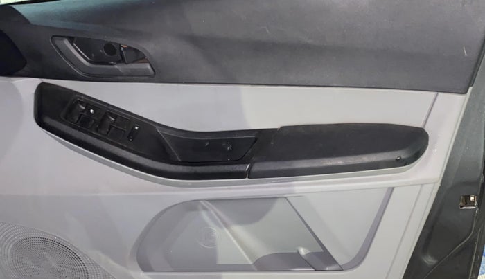 2023 Tata Tiago XTA PETROL, CNG, Automatic, 31,046 km, Driver Side Door Panels Control