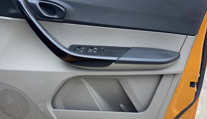 2017 Tata Tiago XT PETROL, Petrol, Manual, 94,455 km, Driver Side Door Panels Control