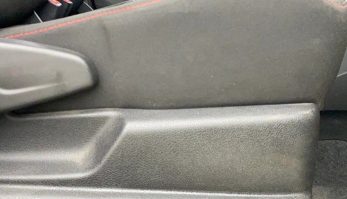 2020 Renault Kwid RXT 1.0 AMT (O), Petrol, Automatic, 56,472 km, Driver Side Adjustment Panel