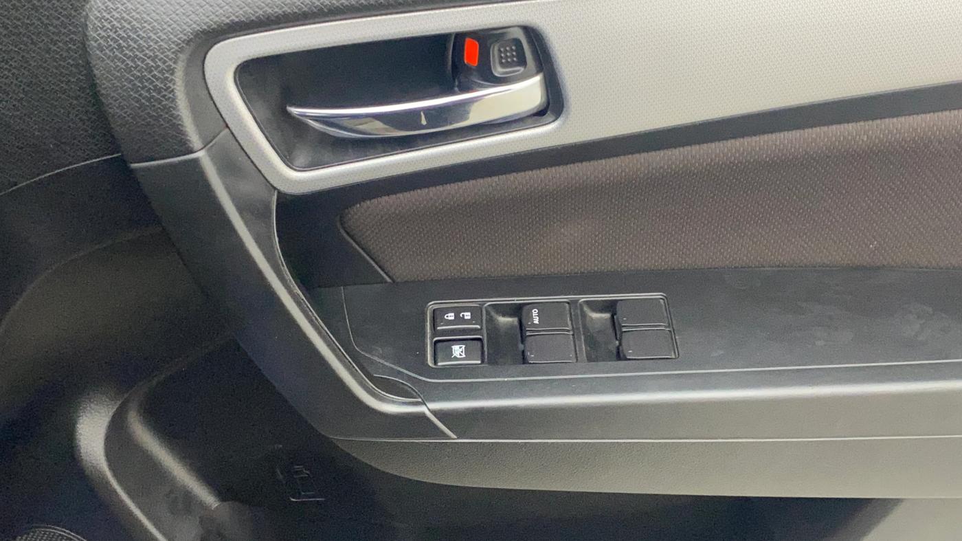 2022 Toyota URBAN CRUISER HIGH GRADE AT, Petrol, Automatic, 65,617 km, Driver Side Door Panels Control