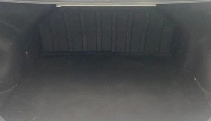 2016 Hyundai Verna 1.6 VTVT SX, Petrol, Manual, 82,845 km, Boot Inside